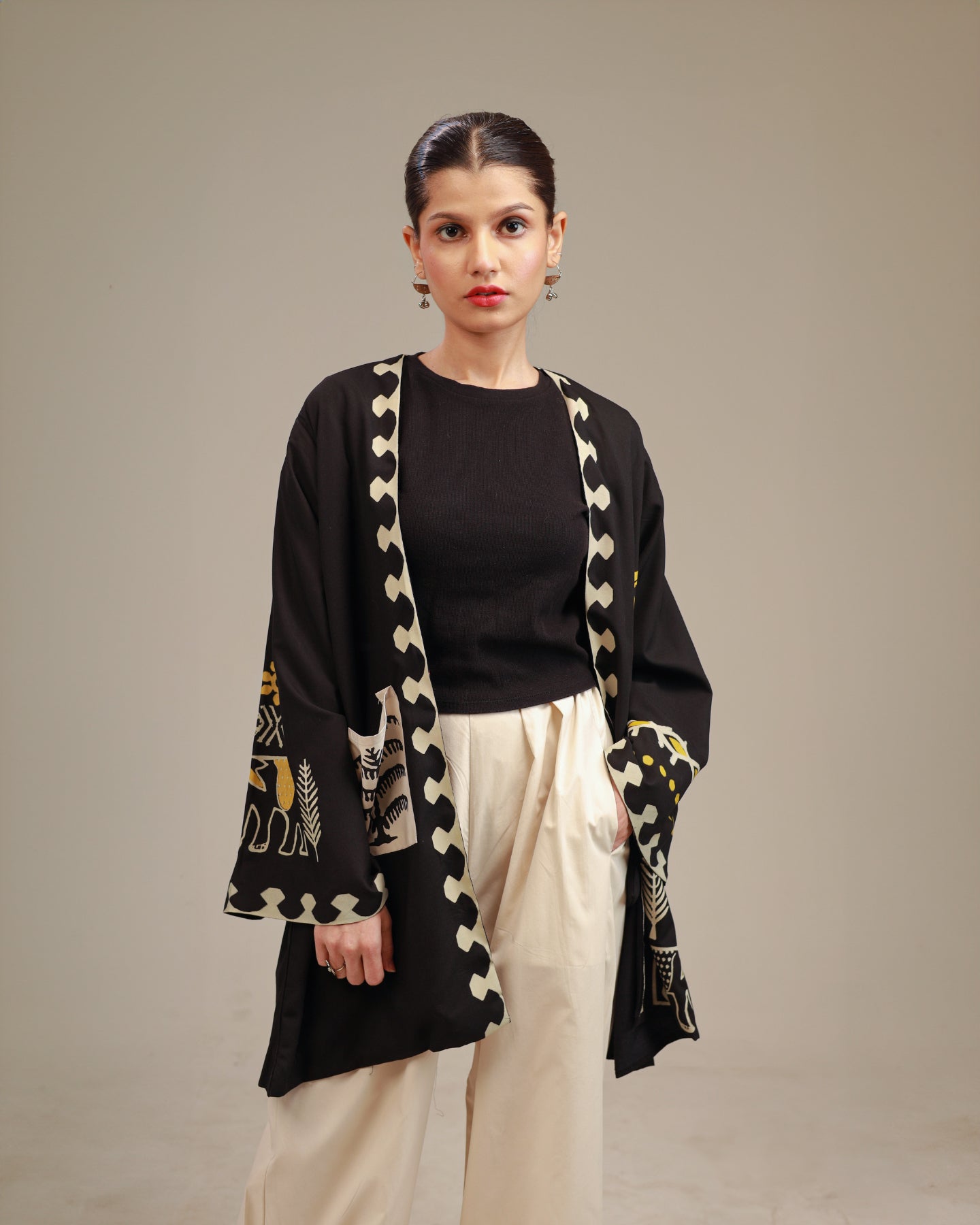 Rangdasti short length kimono jacket - black color - Hand-printed design - Studio shot - 6