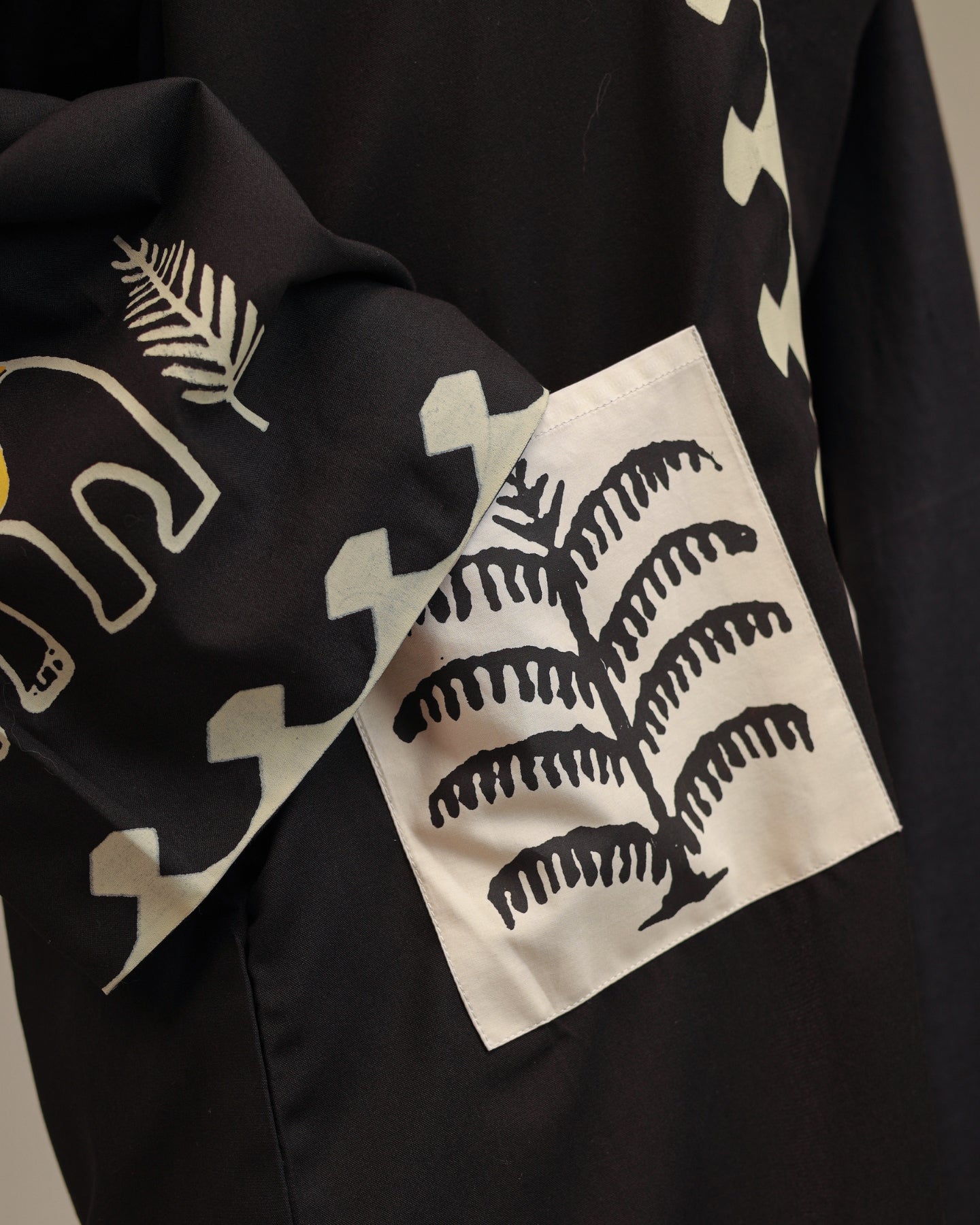 Rangdasti short length kimono jacket - black color - Hand-printed design - Studio shot - 11