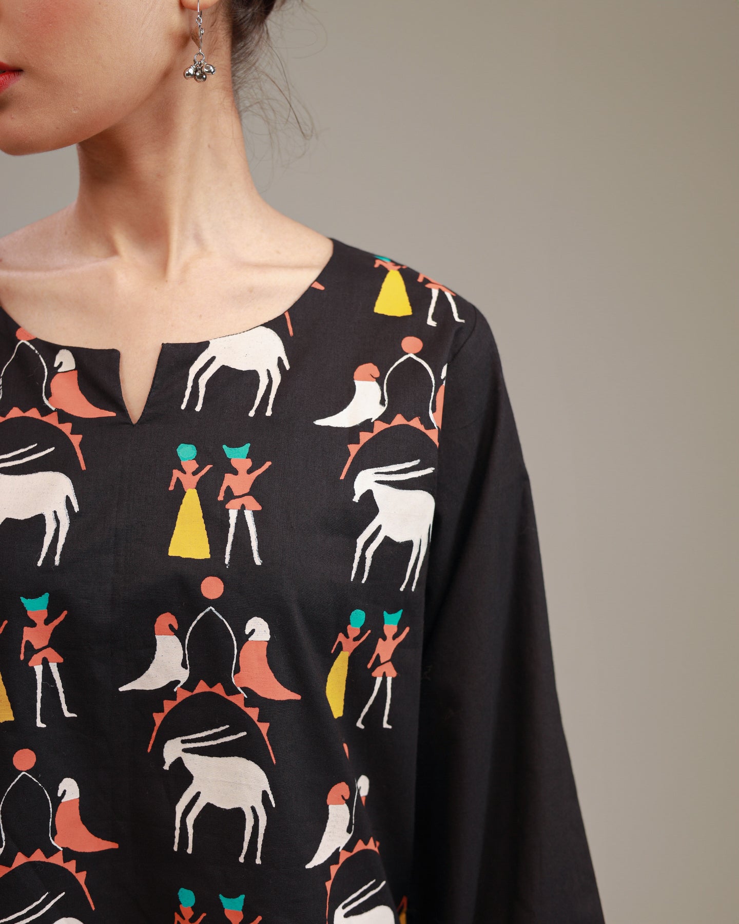 Rangdasti short length kurti - black color - Hand-printed design - Studio shot - 6