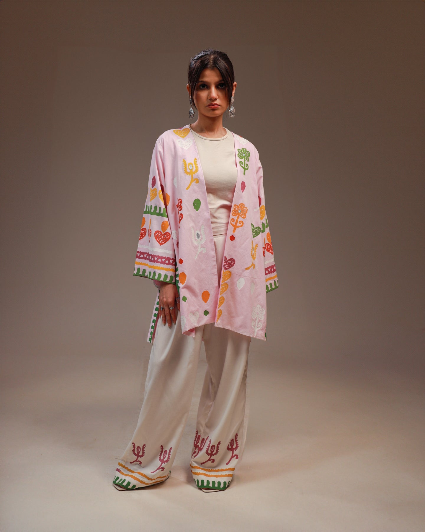 Rangdasti kimono jacket and pant set - Pink - Mid-length - Hand-printed abstract design - Studio shot - 8