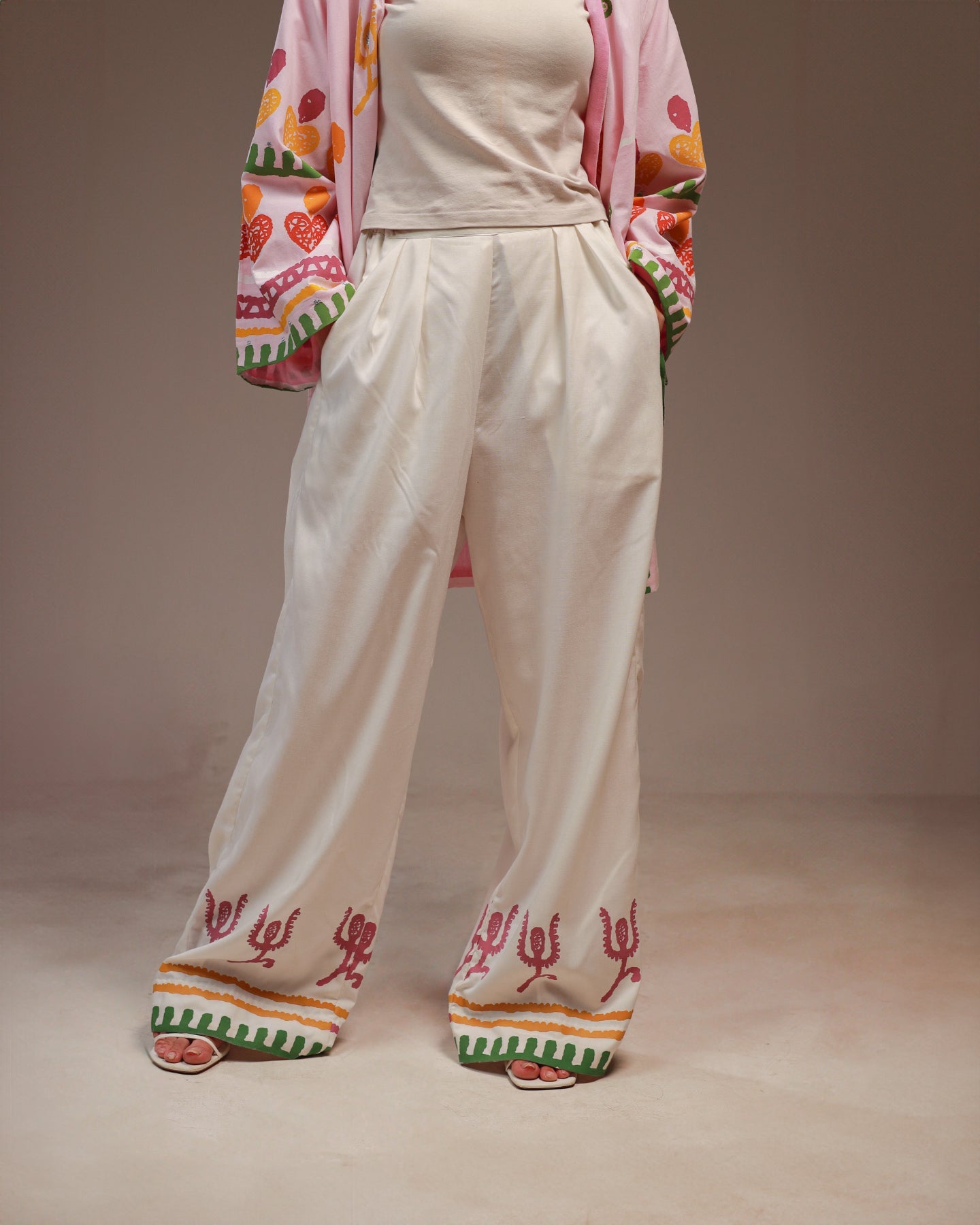 Rangdasti kimono jacket and pant set - Pink - Mid-length - Hand-printed abstract design - Studio shot - 10