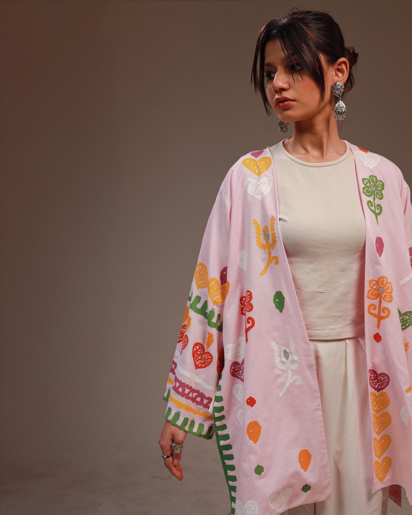 Rangdasti kimono jacket and pant set - Pink - Mid-length - Hand-printed abstract design - Studio shot - 4