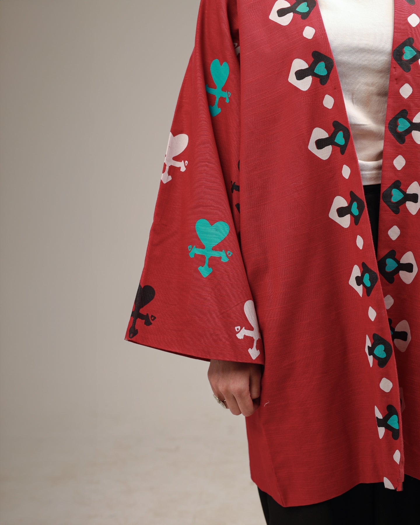 Rangdasti medium length kimono jacket - red color - Hand-printed design - Studio shot - 4