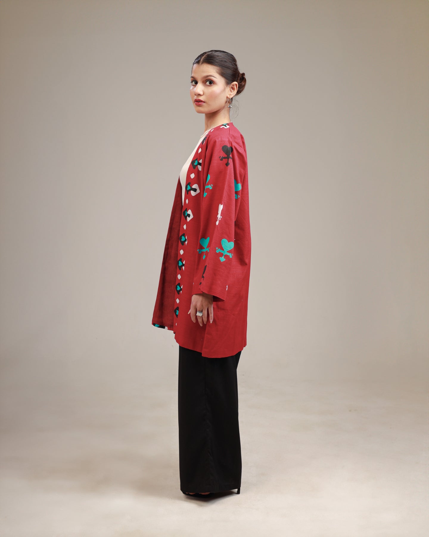 Rangdasti medium length kimono jacket - red color - Hand-printed design - Studio shot - 7