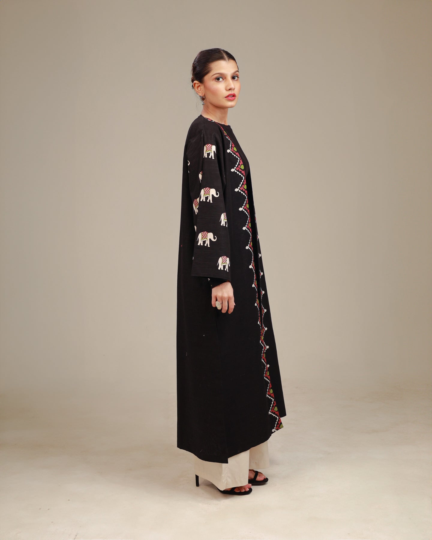 Rangdasti long length kimono jacket - black color - Hand-printed design - Studio shot - 8