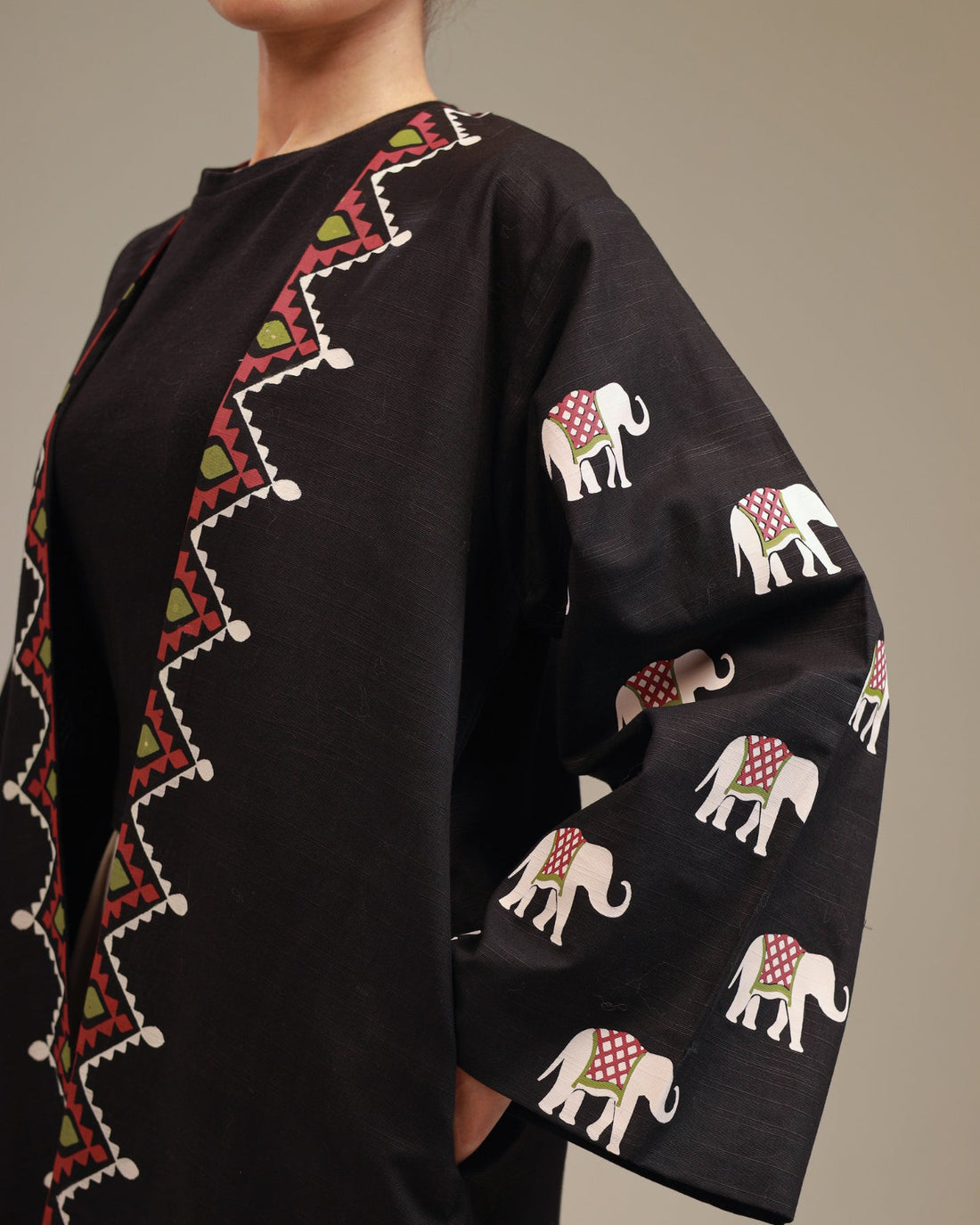 Rangdasti long length kimono jacket - black color - Hand-printed design - Studio shot - 1