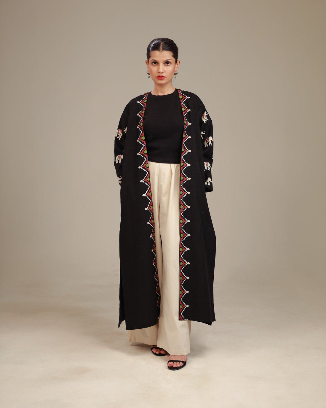 Rangdasti long length kimono jacket - black color - Hand-printed design - Studio shot - 1