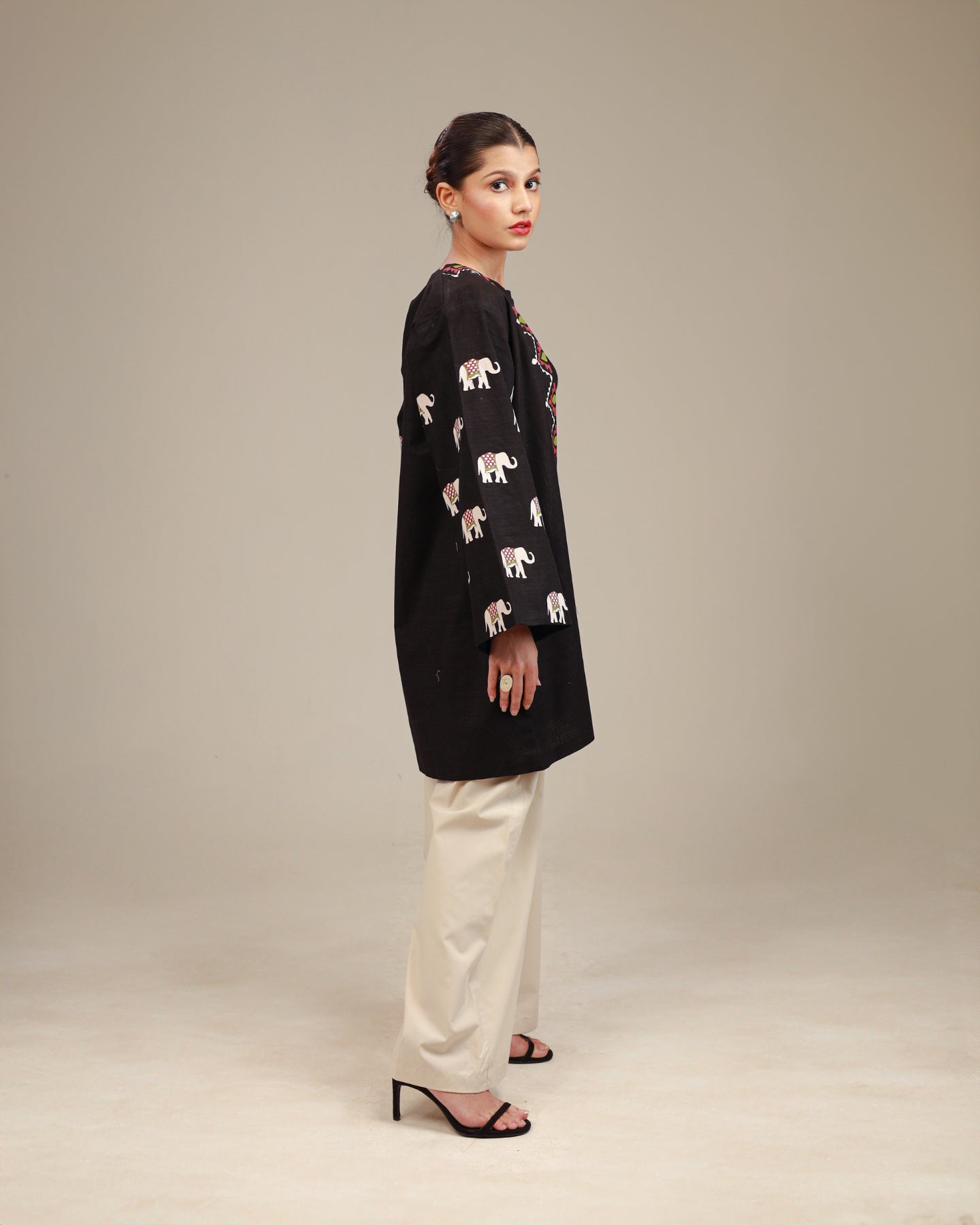 Rangdasti short length kimono jacket - black color - Hand-printed design - Studio shot - 8
