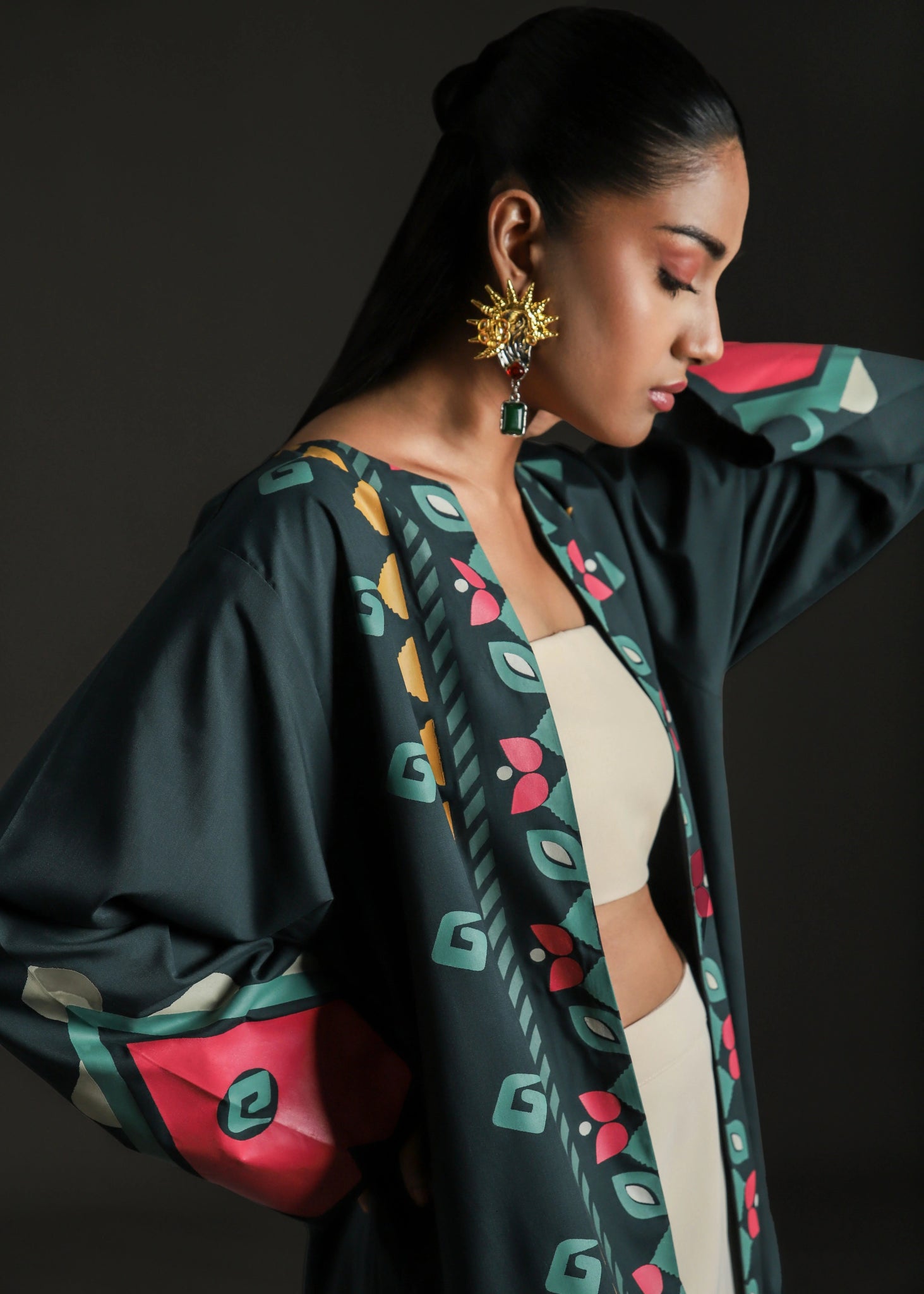 Rangdasti kimono jacket - Green - Long-length - Hand-printed abstract design - Studio shot - 6