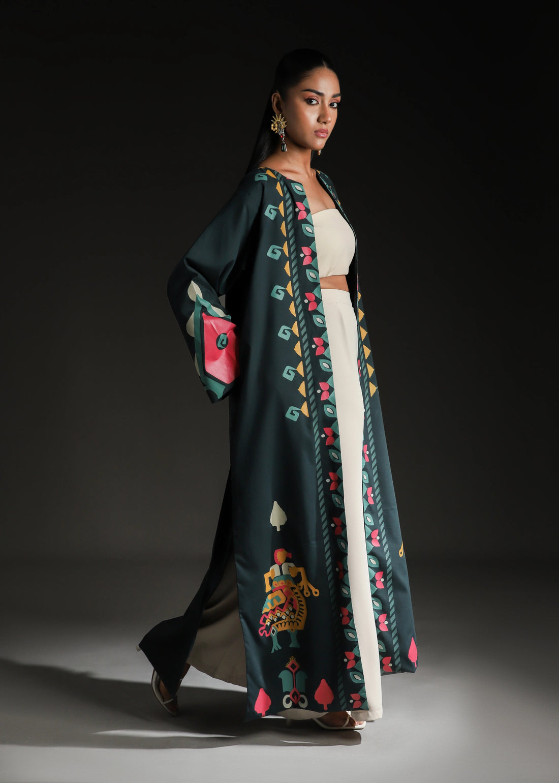 Rangdasti kimono jacket - Green - Long-length - Hand-printed abstract design - Studio shot - 1