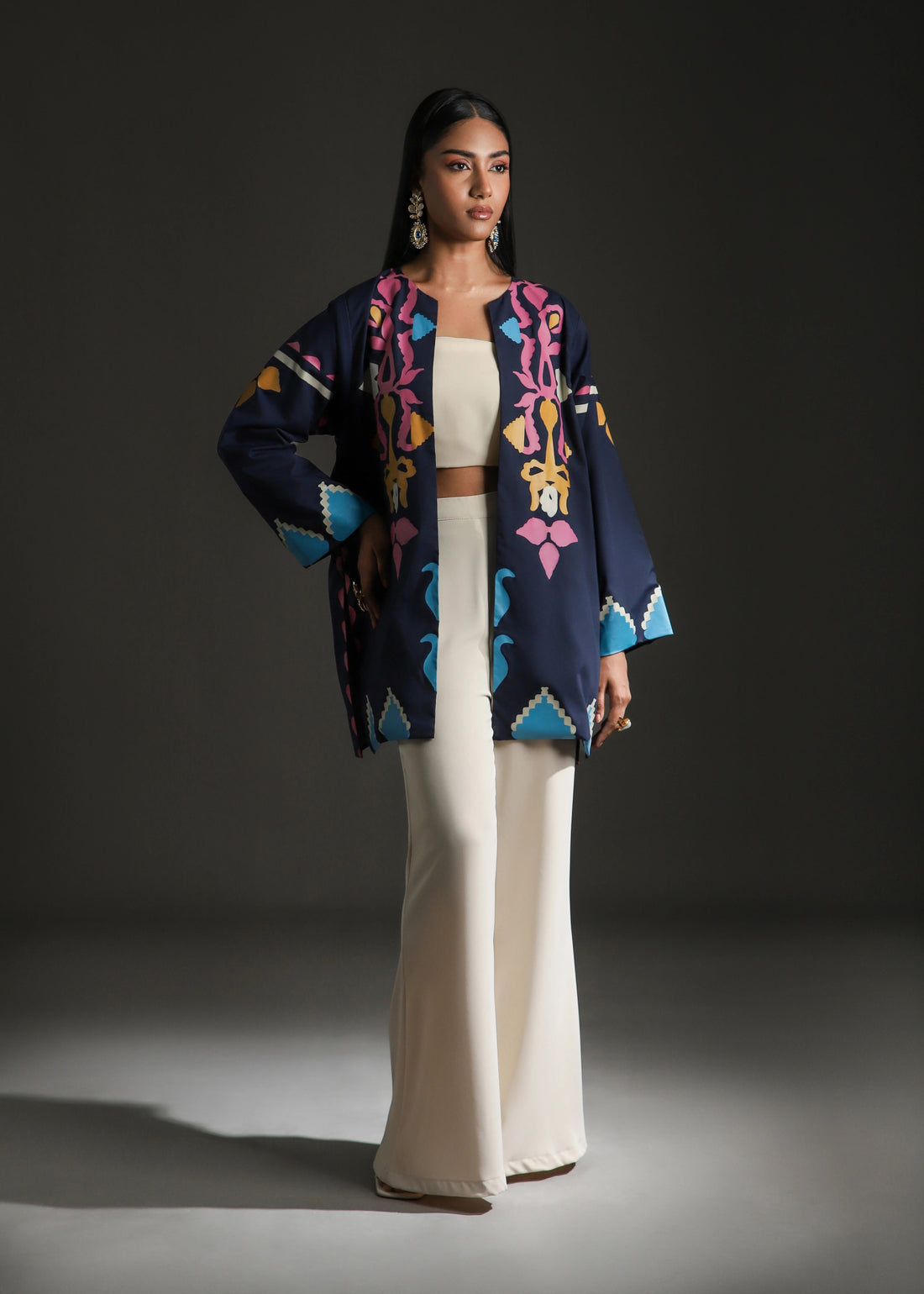 Rangdasti kimono jacket - Blue - Mid-length - Hand-printed abstract design - Studio shot - 1