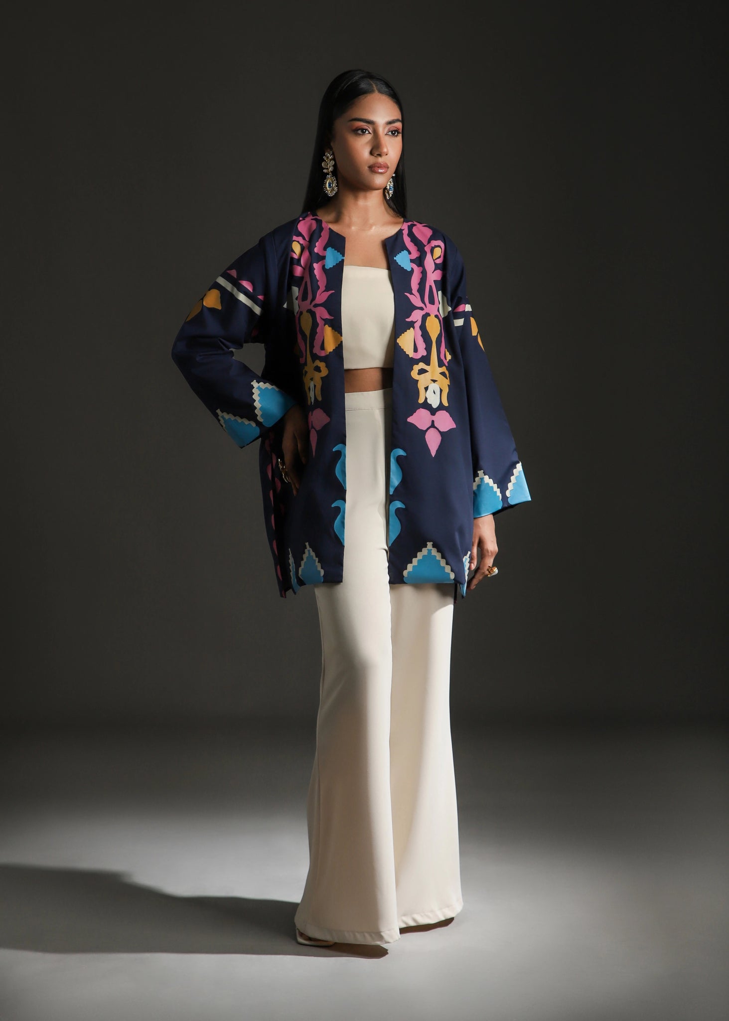 Rangdasti kimono jacket - Blue - Mid-length - Hand-printed abstract design - Studio shot - 1