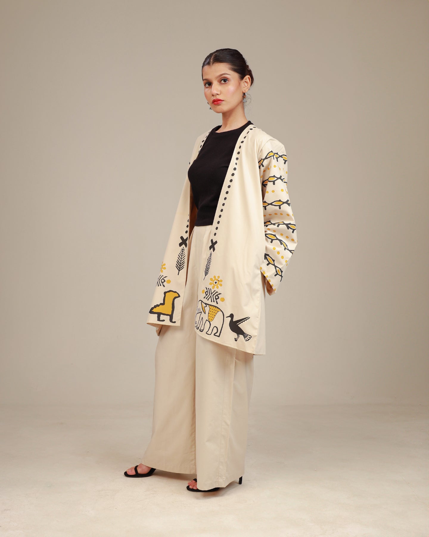 Rangdasti short length kimono jacket - beige color - Hand-printed design - Studio shot - 6