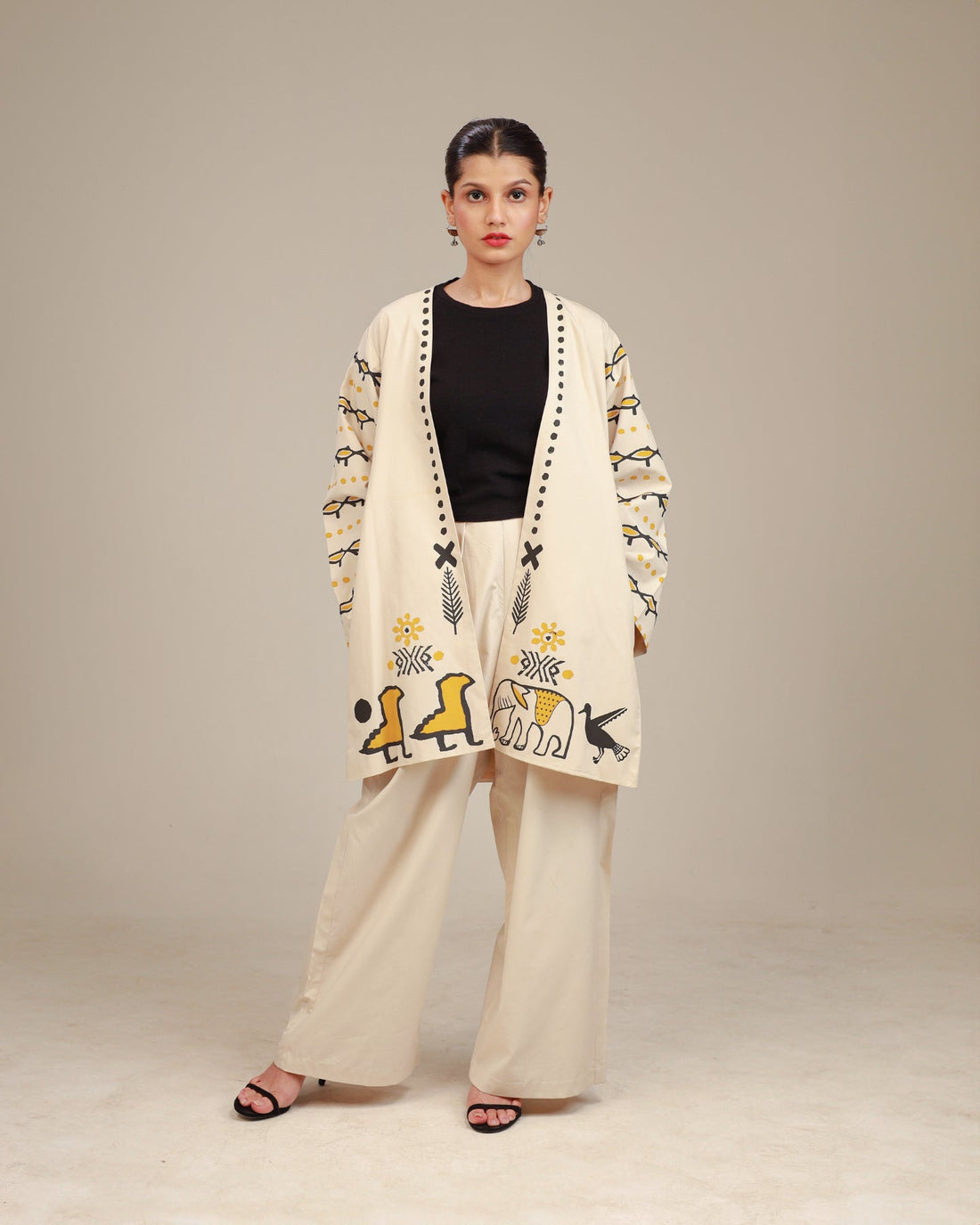 Rangdasti short length kimono jacket - beige color - Hand-printed design - Studio shot - 2