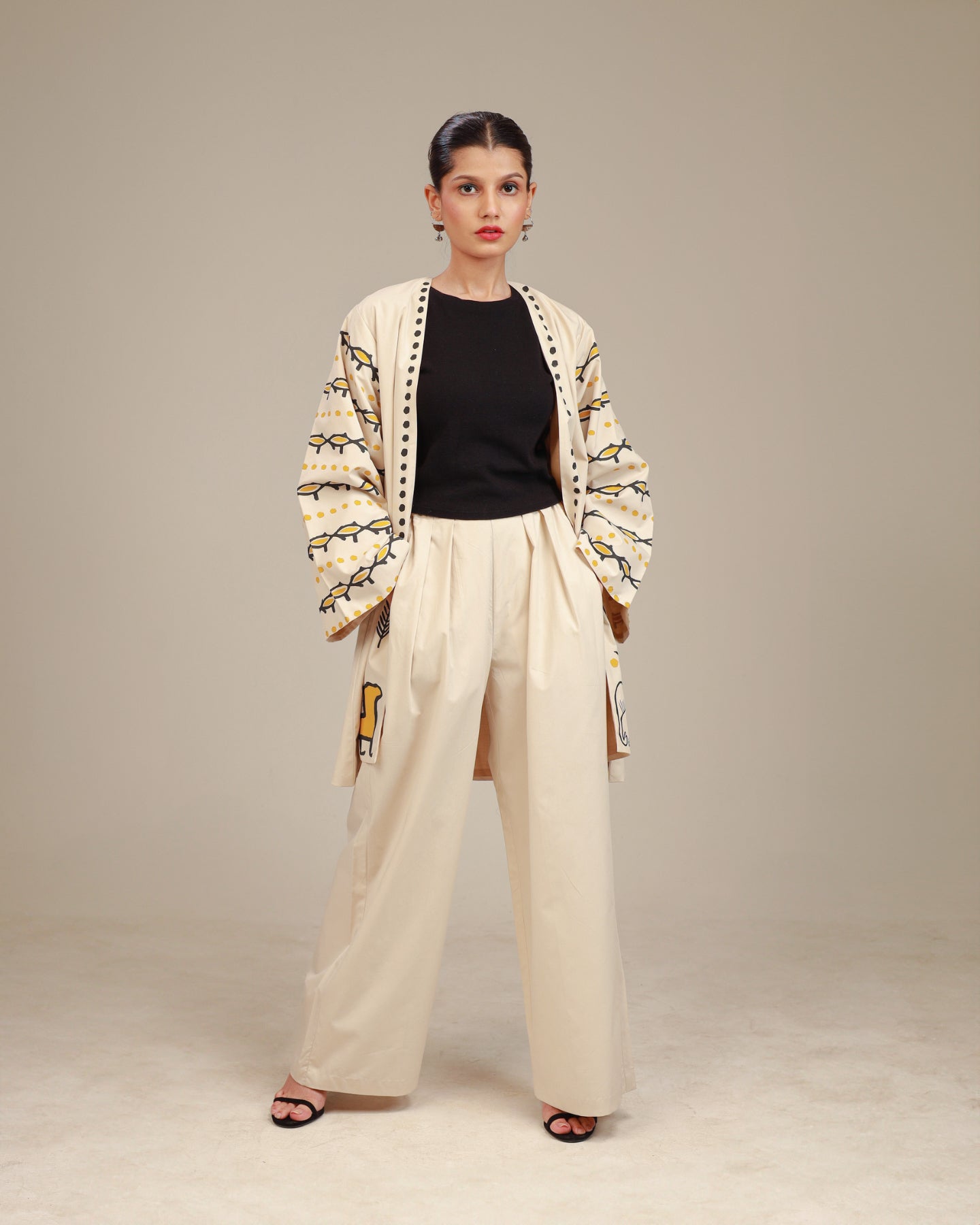 Rangdasti short length kimono jacket - beige color - Hand-printed design - Studio shot - 10