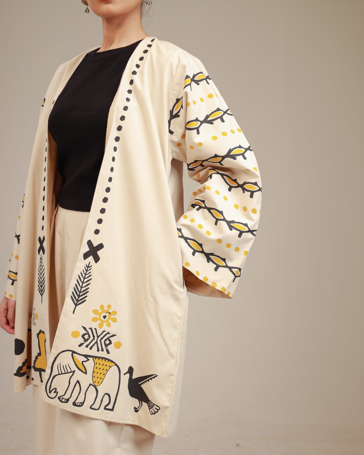 Rangdasti short length kimono jacket - beige color - Hand-printed design - Studio shot - 4