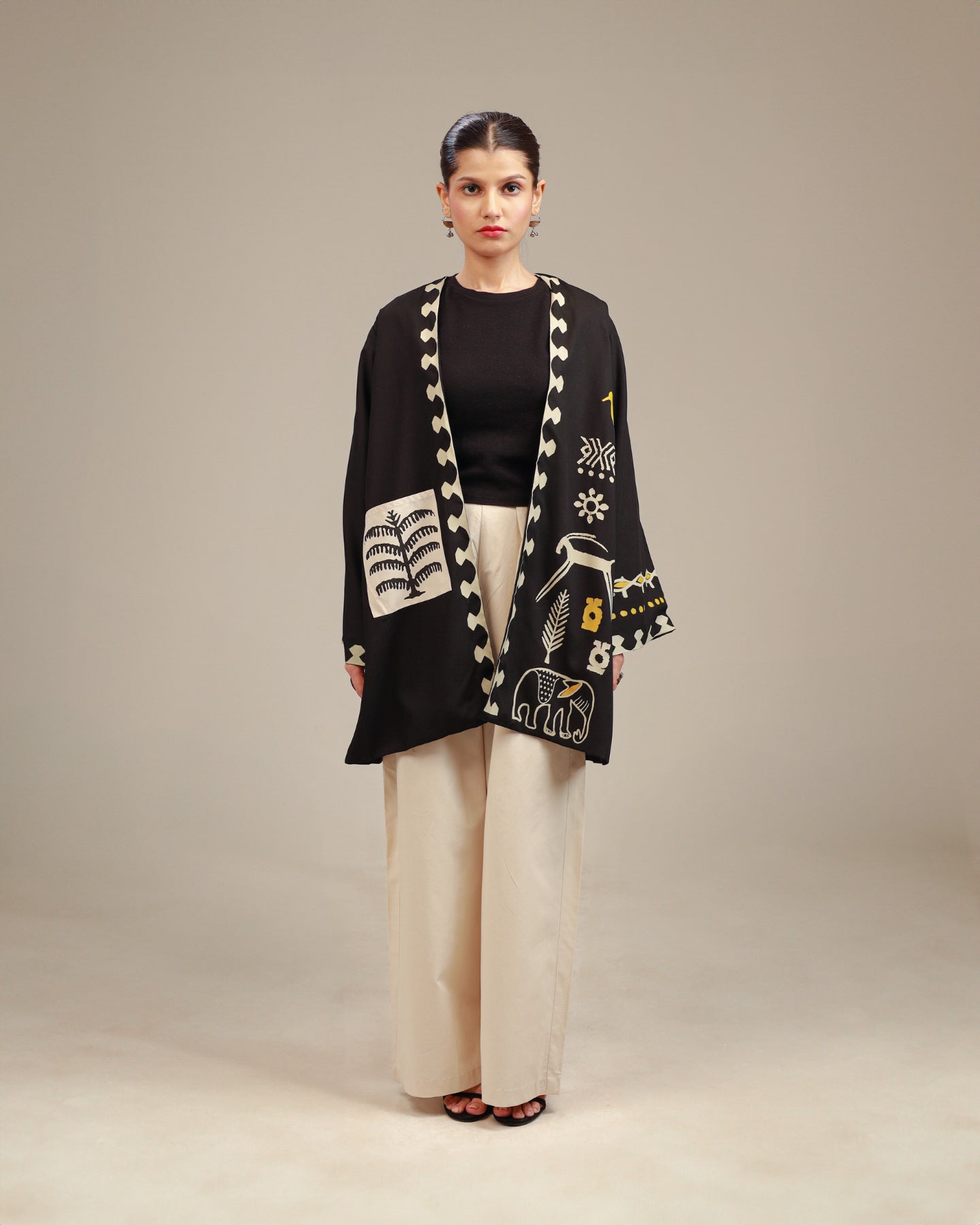 Rangdasti short length kimono jacket - black color - Hand-printed design - Studio shot - 10