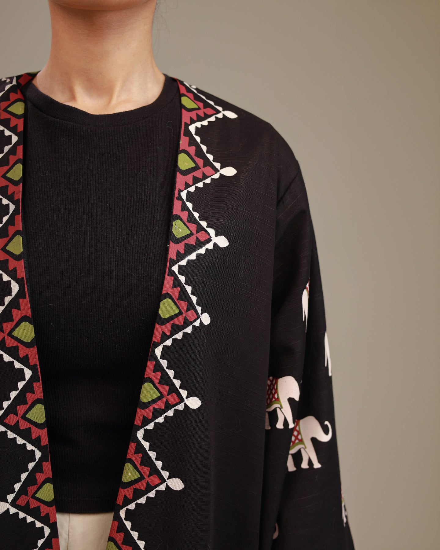 Rangdasti short length kimono jacket - black color - Hand-printed design - Studio shot - 12