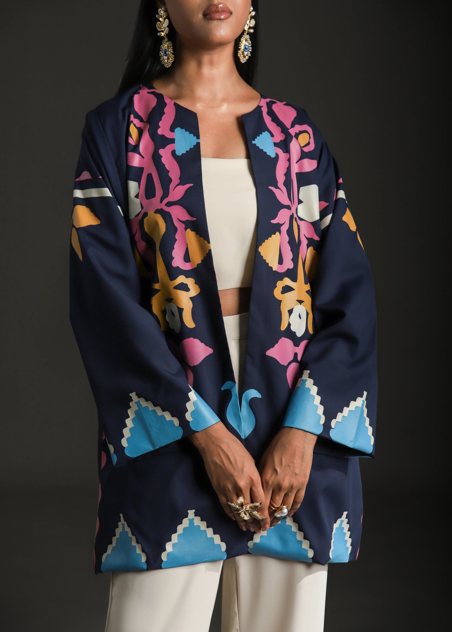 Rangdasti kimono jacket - Blue - Mid-length - Hand-printed abstract design - Studio shot - 6